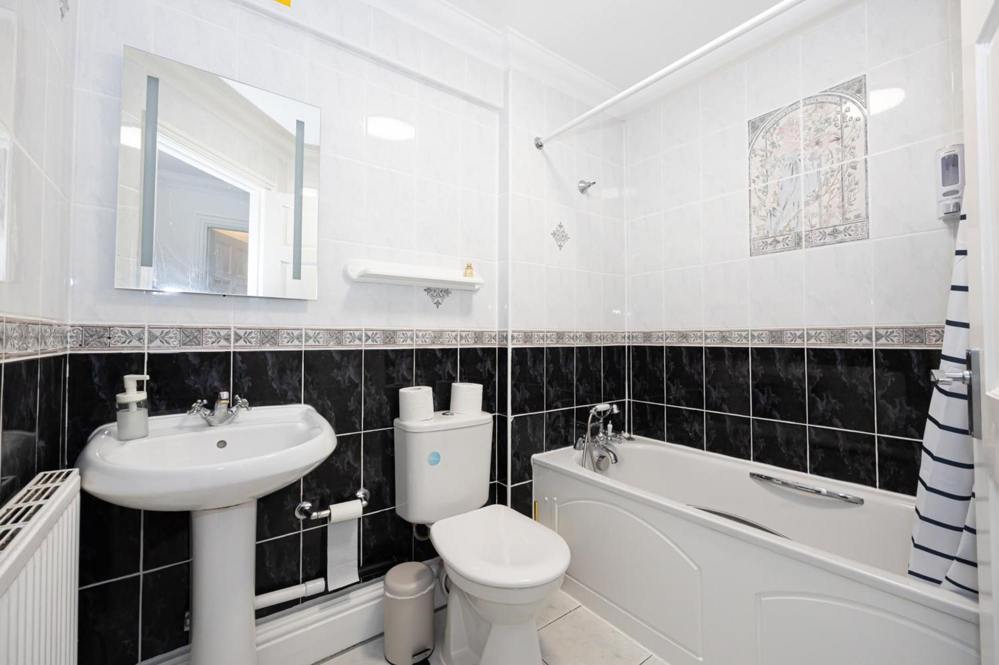 The Burton- Free Gated Parking Apartamento Manchester