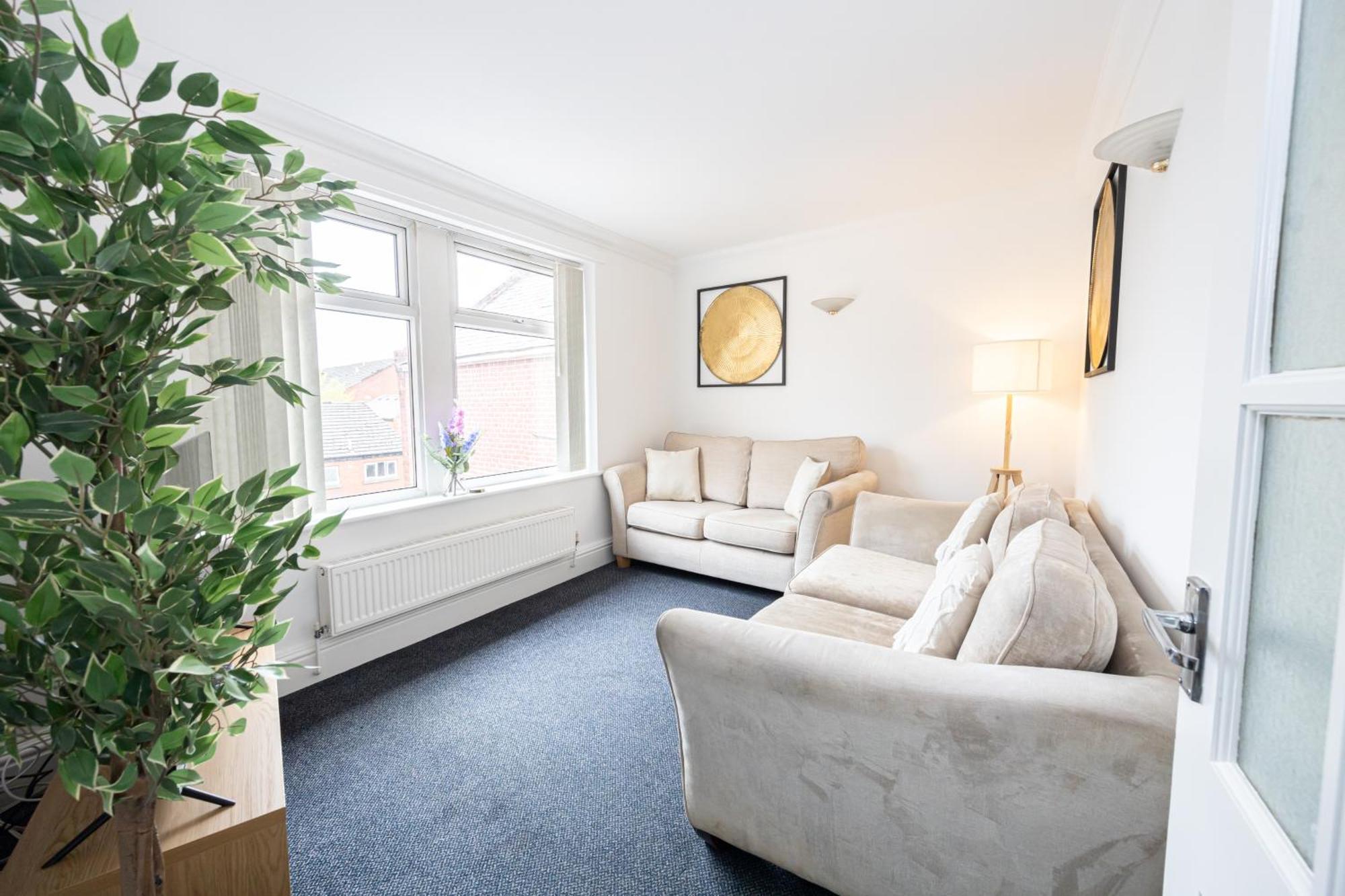 The Burton- Free Gated Parking Apartamento
